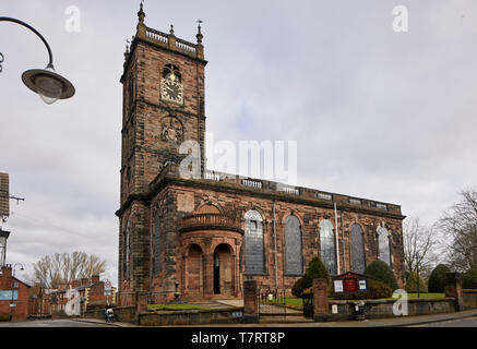 Whitchurch Marktstadt in Shropshire, England, in der Nähe der walisischen Grenze. die High Street in Richtung St Alkmunds Kirche Stockfoto