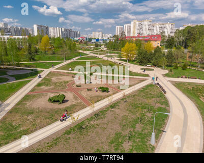 Moskau, Russland - Mai 7. 2019. Boulevard im 16 Bezirk Zelenograd nach der Rekonstruktion Stockfoto