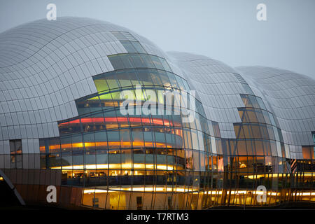 Iconic Newcastle upon Tyne Quayside waterfront landmark Sage Gateshead Stockfoto