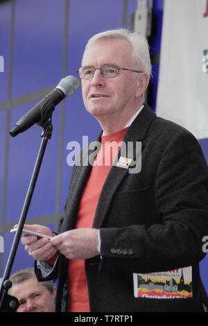 Chesterfield, Derbyshire, UK. 6. Mai 2019. John McDonnell, britische Labour-Politiker und Schatten der Finanzminister spricht an der jährlichen Chesterfield Tag der Rallye. Durch Gewerkschaften, darunter der TUC und ASLEF, andere Redner unterstützte Arbeit MP für Chesterfield, Toby Perkins Stockfoto