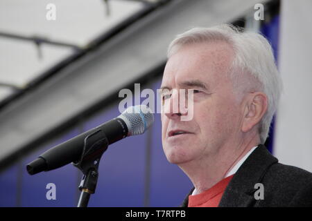 Chesterfield, Derbyshire, UK. 6. Mai 2019. John McDonnell, britische Labour-Politiker und Schatten der Finanzminister spricht an der jährlichen Chesterfield Tag der Rallye. Durch Gewerkschaften, darunter der TUC und ASLEF, andere Redner unterstützte Arbeit MP für Chesterfield, Toby Perkins Stockfoto