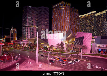Las Vegas, Paradise, Nevada USA, Luxus Designer Shops in Kristallen bei Nacht Stockfoto