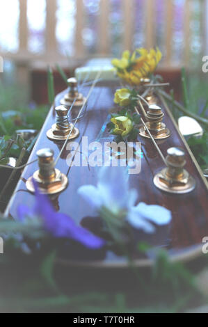 Extreme Nahaufnahme des Griffbrett der Gitarre. Stockfoto