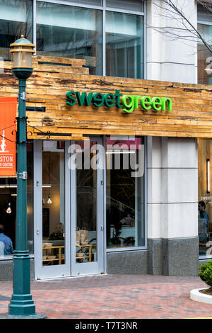 Reston, USA - 11. April 2018: Sweetgreen schnell Zwangloses Restaurant im Stadtzentrum mit niemand Stockfoto