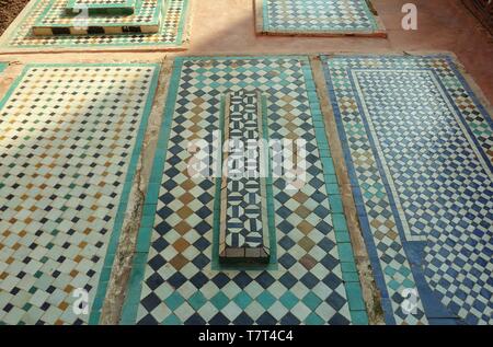 Marrakesch, Marokko - 29 Mär 2019 - Blick auf den Saadischen Gräbern, ein Wahrzeichen Mausoleum in der Nähe der Kasbah Moschee in Marrakesch, Marokko. Stockfoto