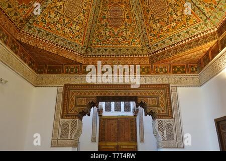 Marrakesch, Marokko - 29 Mär 2019 - Blick auf das Palais Bahia (Brilliance), ein Wahrzeichen Palast aus dem 19. Jahrhundert und Gartenlandschaft in Marrakesch, Morocc entfernt Stockfoto