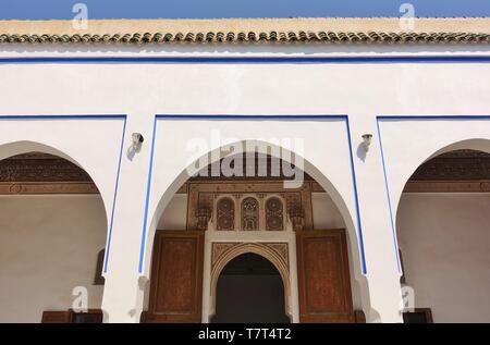 Marrakesch, Marokko - 29 Mär 2019 - Blick auf das Palais Bahia (Brilliance), ein Wahrzeichen Palast aus dem 19. Jahrhundert und Gartenlandschaft in Marrakesch, Morocc entfernt Stockfoto