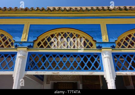 Marrakesch, Marokko - 29 Mär 2019 - Blick auf das Palais Bahia (Brilliance), ein Wahrzeichen Palast aus dem 19. Jahrhundert und Gartenlandschaft in Marrakesch, Morocc entfernt Stockfoto