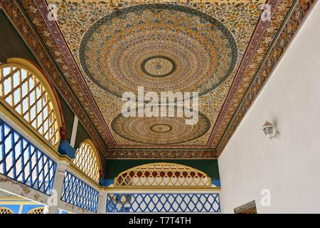 Marrakesch, Marokko - 29 Mär 2019 - Blick auf das Palais Bahia (Brilliance), ein Wahrzeichen Palast aus dem 19. Jahrhundert und Gartenlandschaft in Marrakesch, Morocc entfernt Stockfoto