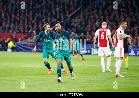 Amsterdam, Niederlande. 08 Mai, 2019. AMSTERDAM, Niederlande. 08 Mai, 2019. Tottenham Hotspur der Lucas sein Ziel Feiern während der UEFA Championship League Halbfinale 2 Bein zwischen Ajax und Tottenham Hotspur an Johan Cruyff Arena, Amsterdam, Niederlande, am 08. Mai 2019 Credit: Aktion Foto Sport/Alamy Live News Credit: Aktion Foto Sport/Alamy leben Nachrichten Stockfoto