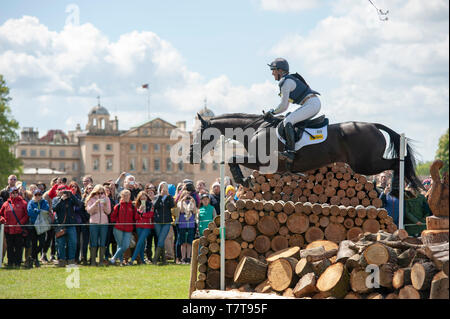 Badminton, Gloucestershire, Vereinigtes Königreich, 4. Mai 2019, Nicola Wilson reiten Bulana während der Phase der 2019 Mitsubishi Motors Badminton Horse Trials, Kredit: Jonathan Clarke/Alamy Stock Foto Stockfoto