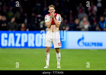 Amsterdam, Niederlande. 08 Mai, 2019. Fußball: Uefa Champions League 2018/2019 Halbfinale Ajax-Tottenham Hotspur am 8. Mai 2019 in Amsterdam, Niederlande. Daley Blind (Ajax) enttäuscht Credit: Lba Co.Ltd./Alamy leben Nachrichten Stockfoto