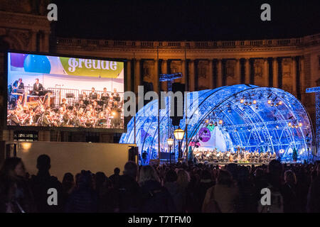 Wien, Österreich. 8. Mai, 2019. Ein Konzert zum Gedenken an den Sieg des Zweiten Weltkriegs und der Befreiung der Konzentrationslager Mauthausen in Österreich ist Wien, Österreich, 8. Mai 2019 statt. Quelle: Guo Chen/Xinhua/Alamy leben Nachrichten Stockfoto