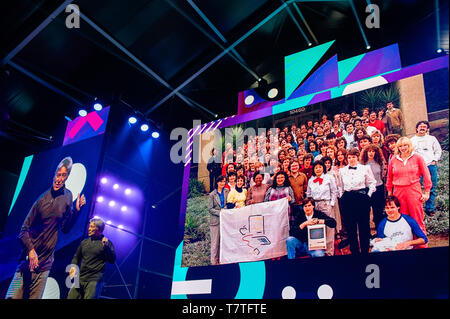 Amsterdam, Nordholland, Niederlande. 9. Mai, 2019. Guy Kawasaki beobachtet, als er während der tnw Konferenz. Die 14. Ausgabe des Tnw-Konferenz in Amsterdam war an der NDSM-Werft, ein kreatives Zentrum für Künstler und Unternehmer eingeweiht. Guy Kawasaki ist verantwortlich für den Aufbau der Apple Kult - wie Status, heute bleibt. Er im Grunde erfunden Evangelisation Marketing als ursprüngliche Chief evangelist von Apple von 1983 bis 1987 war er verantwortlich für die Vermarktung des ersten Macintosh. Kawasaki ist jetzt der Chief evangelist von canva und Markenbotschafter für Mercedes-Benz. Er ist auch 15 Buch Stockfoto