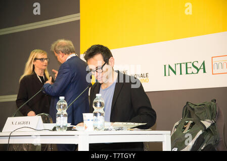 Turin, Italien, Italien. 9. Mai, 2019. Der italienische Schriftsteller Nicola Lagioia während der Buchmesse gesehen. Die 32. Ausgabe der Internationalen Buchmesse in Turin. Credit: Diego Puletto/SOPA Images/ZUMA Draht/Alamy leben Nachrichten Stockfoto