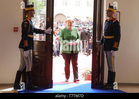 Sibiu, Rumänien. 09 Mai, 2019. Bundeskanzlerin Angela Merkel (CDU) kommt auf dem EU-Gipfel in der Siebenbürgischen Stadt. Auf dem Informellen Gipfel der Staats- und Regierungschefs der Europäischen Union wird auf Debatten über die Zukunft Europas konzentrieren. Credit: Ludovic Marin/Pool/AFP/dpa/Alamy leben Nachrichten Stockfoto