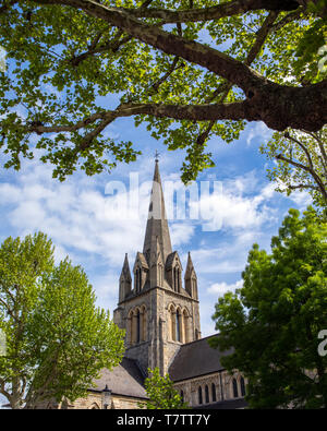 Ein Blick auf die schöne St. Johns Kirche, Notting Hill, London, UK. Stockfoto