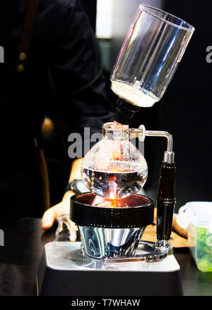 "Syphon Kaffeemaschine Cafe Kaffee, Café arbeiten Stockfoto