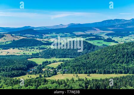 Frankreich, Puy-de-Dome, UNESCO-Weltkulturerbe, Naturpark der Vulkane der Auvergne, Panoramaaussicht von Puy de Lassolas (alt: 1187 m) Stockfoto