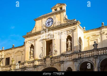 Italien, Apulien, Salento, Lecce, Piazza Duomo, dem bischöflichen Palast Stockfoto
