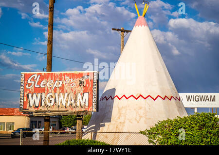 Holbrook, AZ, USA - Mai 6, 2017: Schlafen in einem Wigwam Stockfoto