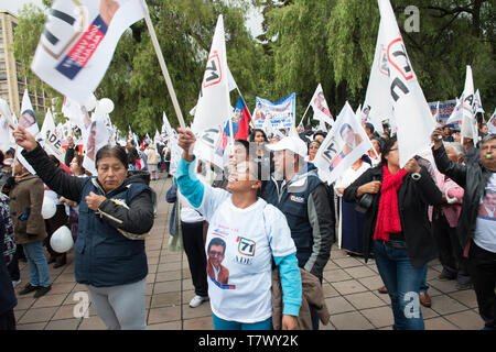 Quito City die Hauptstadt Ecuadors ist fast 10000 ft und zweithöchste Hauptstadt in Südamerika, eine Wahl Rallye in vollständige Überflutung Stockfoto