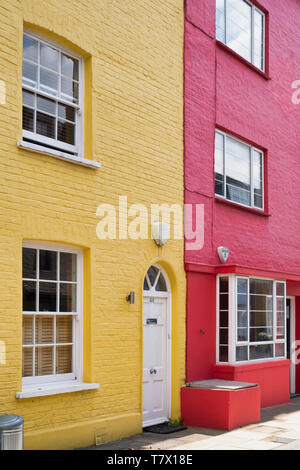 Bunt bemalten Häuser in Godfrey Street, Chelsea, London, England Stockfoto