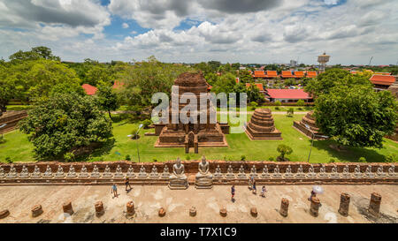 Panorama Blick vom Gipfel des buddhistischen Tempel von Wat Yai Chai Mongkhon in Ayutthaya, nördlichen Bangkok, Thailand Stockfoto