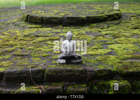 Kleine Statue von Buddha, Mihintale, Sri Lanka Stockfoto