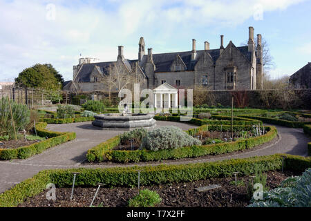 Cowbridge Physic Garden und das Alte Gymnasium, Tal von Glamorgan, South Wales. Stockfoto