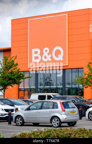 Um Cribbs Causeway Einkaufszentrum, in der Nähe von Bristol UK B&Q BAUMARKT Stockfoto