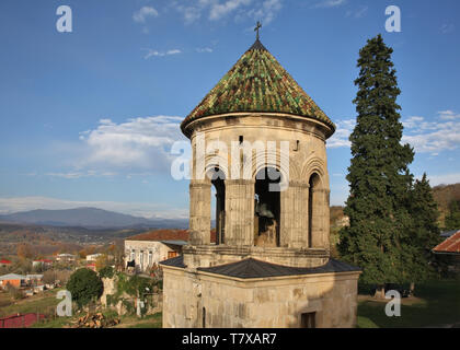 Glockenturm Gelati Kloster Theotokos in der Nähe von Kutaissi. Imereti Provinz. Georgien Stockfoto