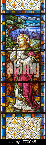 Glasfenster St. Botolph Kirche, North Cove, Suffolk, England, UK ca. 1889 - Gute Hirte Stockfoto