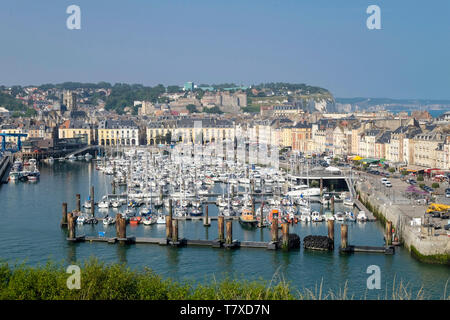 Dieppe, im Pays de Caux, entlang der ÒCote Albaster dÕAlbatreÓ (Küste). Marina Òbassin AngoÓ *** Local Caption *** Stockfoto