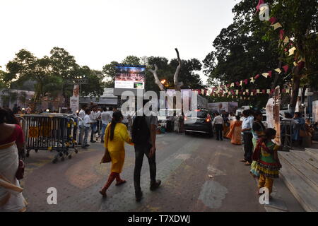 Kolkata, Indien. 9. Mai, 2019. Kabi Pranam - der 158. Geburtstag von Rabindranath Tagore ist bei der rabindra Sadan komplexe gefeiert von Stockfoto