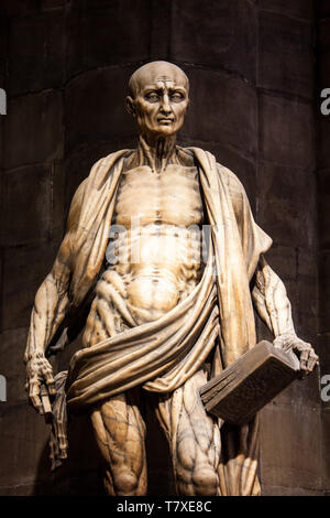 Italien, Mailand: Statue des Hl. Bartholomäus Geschundenen, von Marco D'Agrate, in der Mailänder Dom (Duomo di Milano) Stockfoto