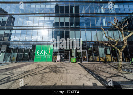 Brüssel, Belgien - 03 10 2019: exki Fastfood Restaurant einer Kette in der Brüsseler Innenstadt von Finanz- und Geschäftsviertel Stockfoto