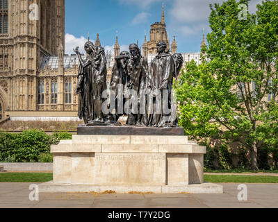 Die Bürger von Calais (Les Bourgeois de Calais) Bronze Skulptur von Auguste Rodin 1889, Victoria Tower Gardens, London, UK. Cast 1908, installiert auf Stockfoto