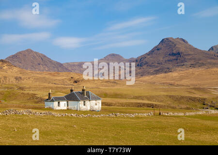 Die alte Jagdhütte in der Nähe der Bullough Mausoleum Harris Bucht Insel Rum Schottland Stockfoto