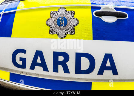 Ein Auto von Garda nationale Straßen Polizei Präsidium oder GNRPB. Die Straßen Polizei Einheit der Garda Síochána. Vor 2018 war es, als der Gardasee Traf bekannt Stockfoto