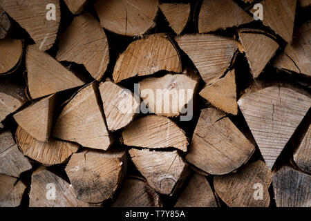 Cool Brennholz suchen Stockfoto