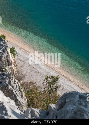 Hidden Paradise Strand Nugal in Kroatien auf sonnigen Sommertag Stockfoto