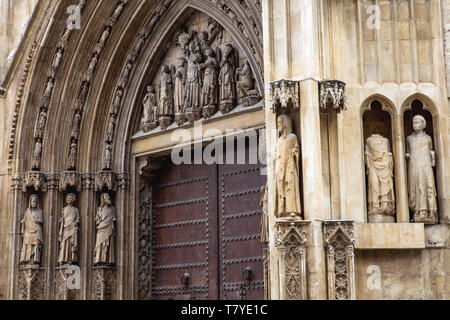 Spanien, Valencia, die Kathedrale von Valencia, Basilika der Himmelfahrt Mariens von Valencia, Apostel Tor Foto Federico Meneghetti/Sintesi/Al Stockfoto