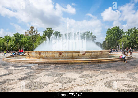 Die Plaza de Espania ist ein Platz im Park in Sevilla gebaut 1928 für den ibero-amerikanischen Ausstellung von 1929 ein Beispiel für die Renaissance Stockfoto