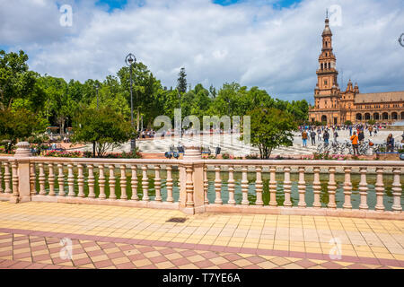 Die Plaza de Espania ist ein Platz im Park in Sevilla gebaut 1928 entfernt Stockfoto