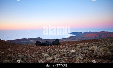 Blick vom Teide Vulkan in der Dämmerung, Teneriffa, Spanien. Stockfoto