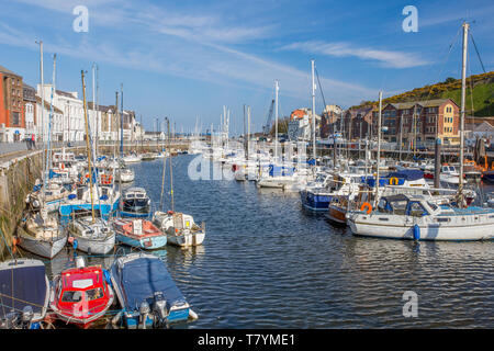 Boote im Hafen Douglas, Isle of Man Stockfoto