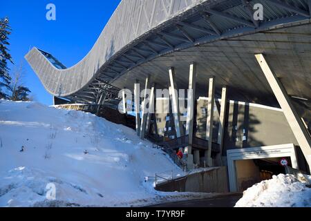 Norwegen, Oslo, Holmenkollen, der Holmenkollbakken Schanze, dass die Häuser der Ski Museum Stockfoto