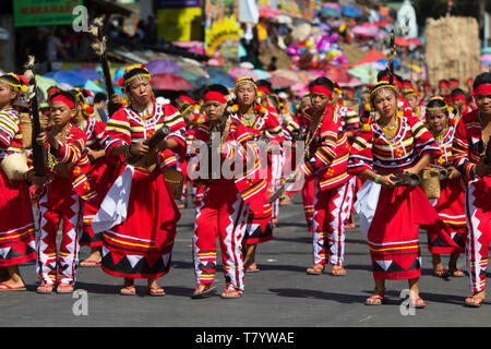 Kaamulan ist ein Monat lang ethnischen Festival jährlich in der Provinz Bukidnon Mindanao, südlichen Philippinen. 20 Gemeinden und zwei Städte, die sich im Besitz Stockfoto