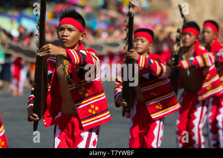 Kaamulan ist ein Monat lang ethnischen Festival jährlich in der Provinz Bukidnon Mindanao, südlichen Philippinen. 20 Gemeinden und zwei Städte, die sich im Besitz Stockfoto